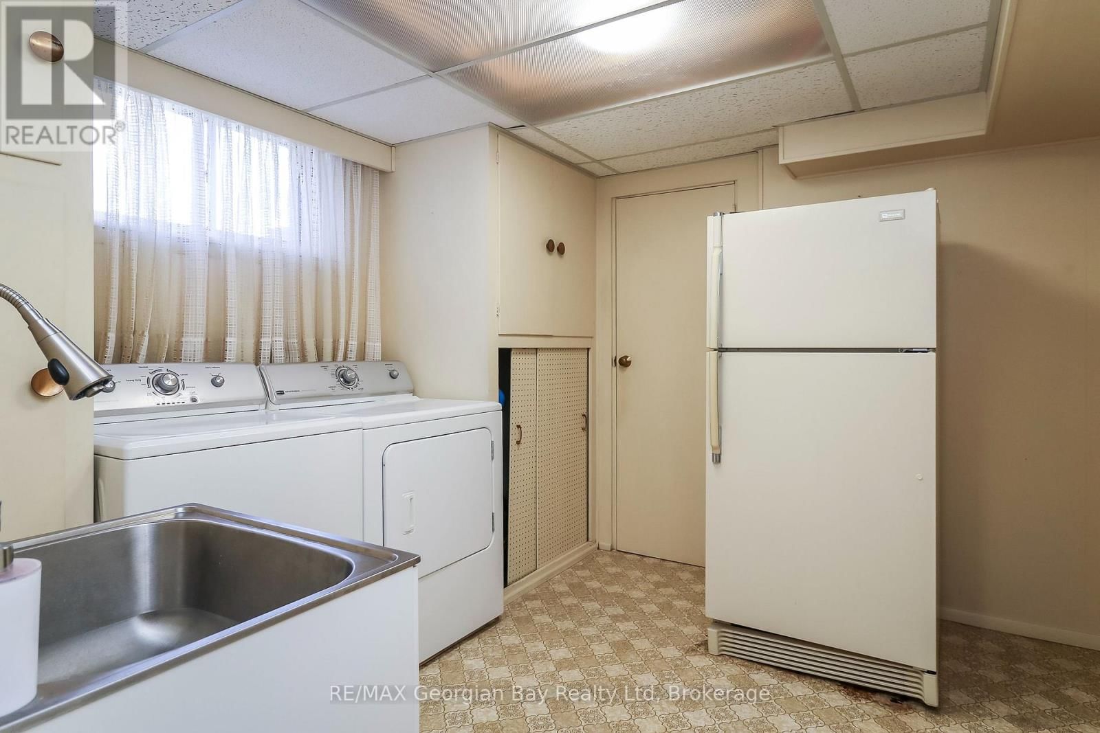 287 JOHN STREET Image 24