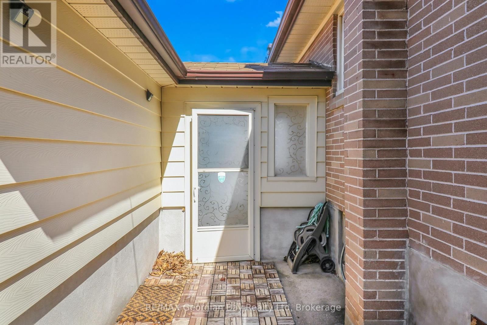 287 JOHN STREET Image 32