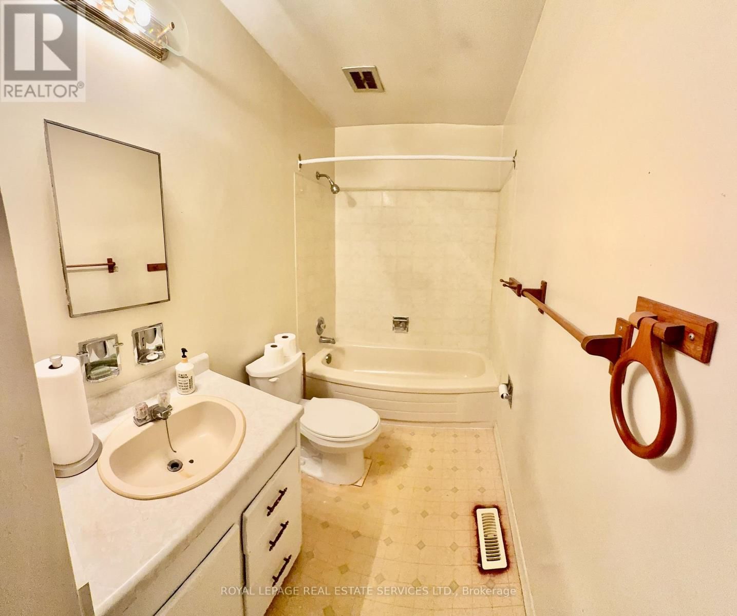 31 DAPHNE CRESCENT Image 14