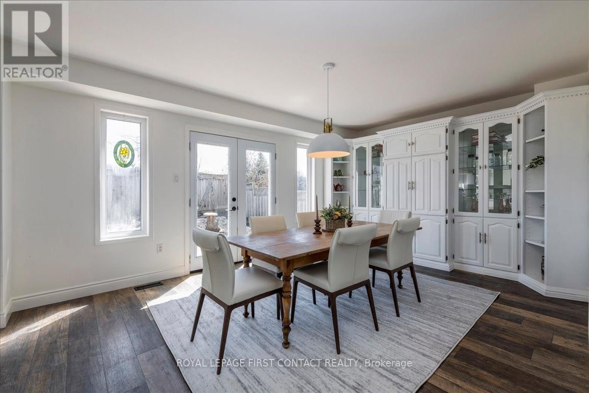 83 VIOLET STREET Image 10