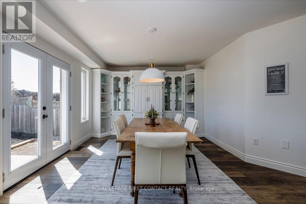 83 VIOLET STREET Image 11