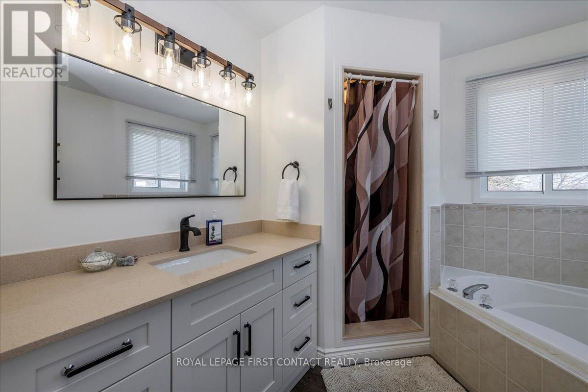 83 VIOLET STREET Image 19