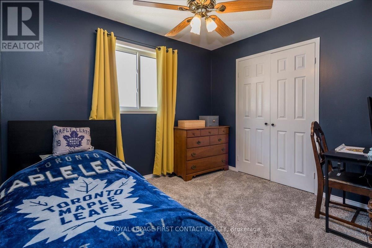 83 VIOLET STREET Image 21