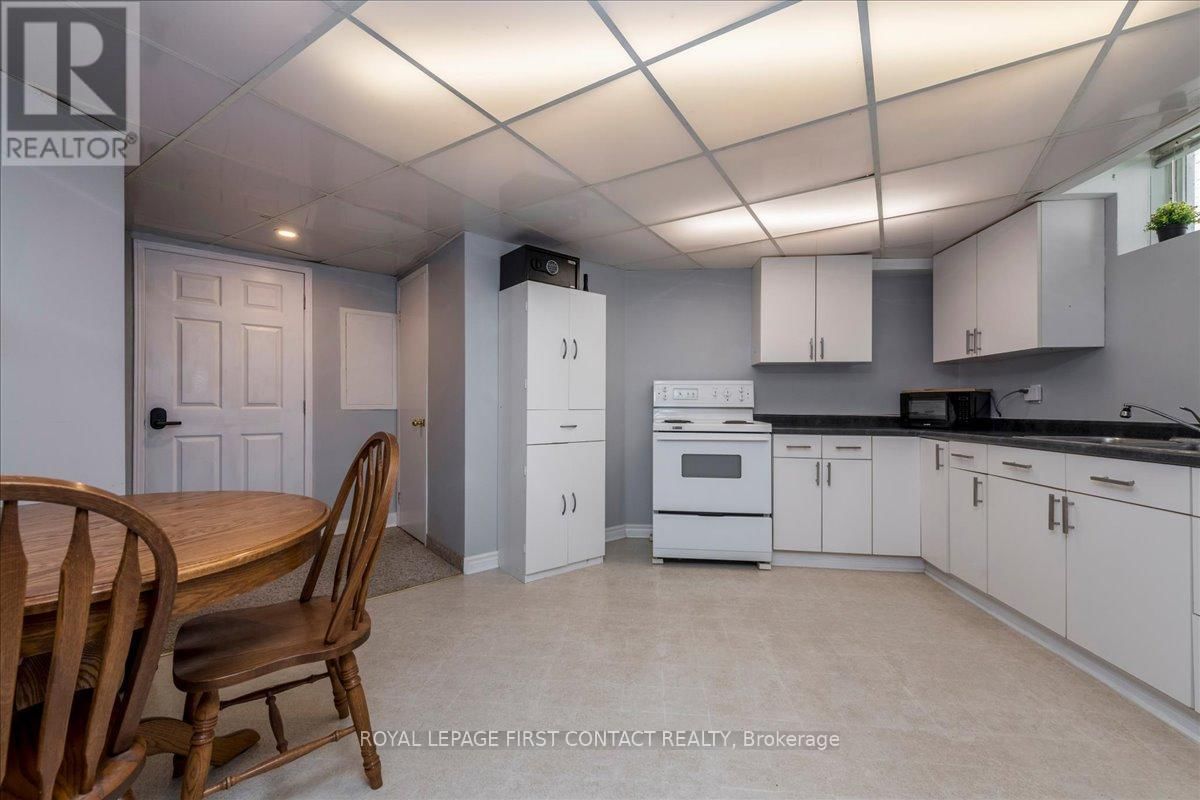 83 VIOLET STREET Image 24