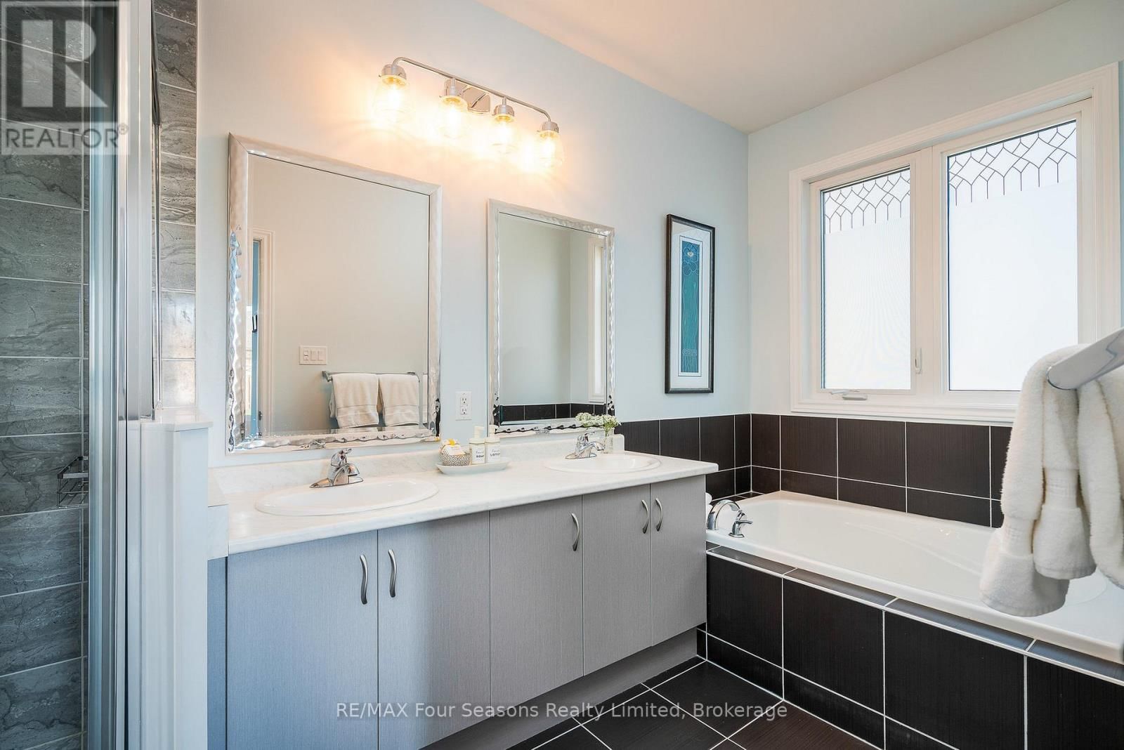 32 DEY DRIVE Image 17