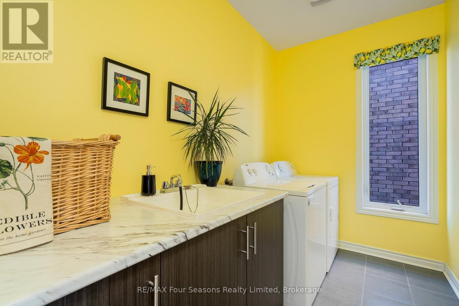 32 DEY DRIVE Image 21