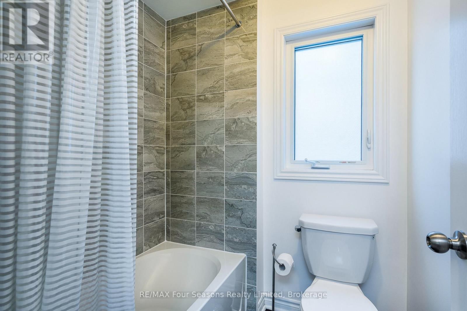 32 DEY DRIVE Image 26