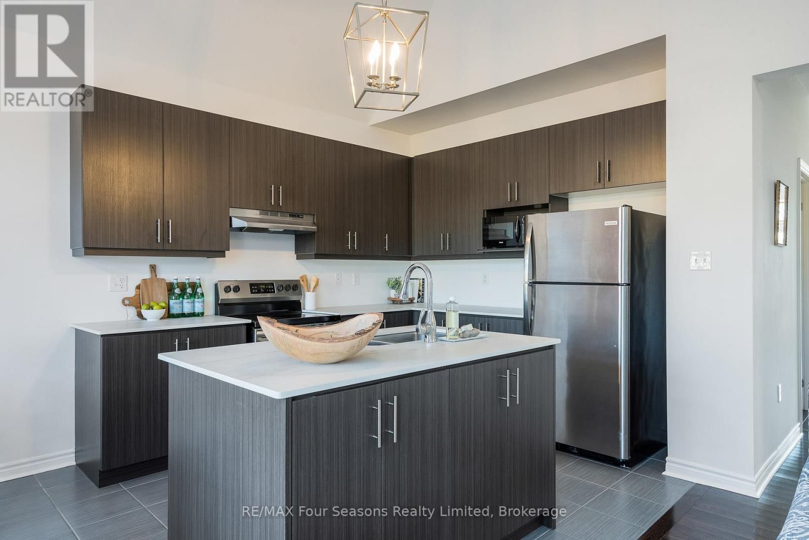 32 DEY DRIVE Image 9