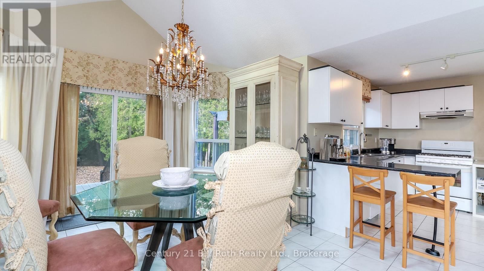 20 GRANT AVENUE Image 5