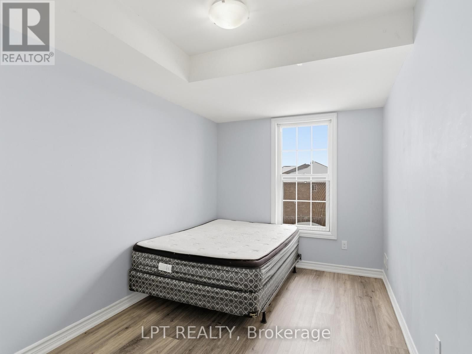 4 - 244 PENETANGUISHENE ROAD Image 14