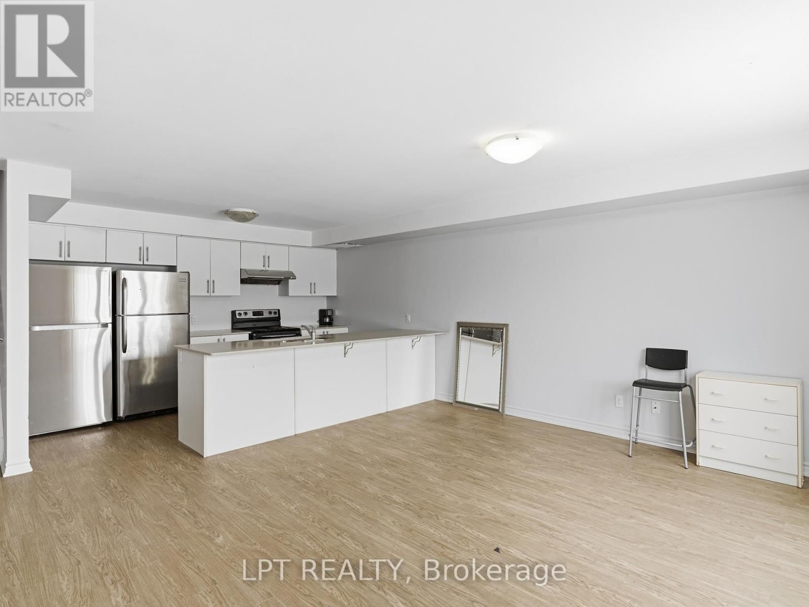 4 - 244 PENETANGUISHENE ROAD Image 18