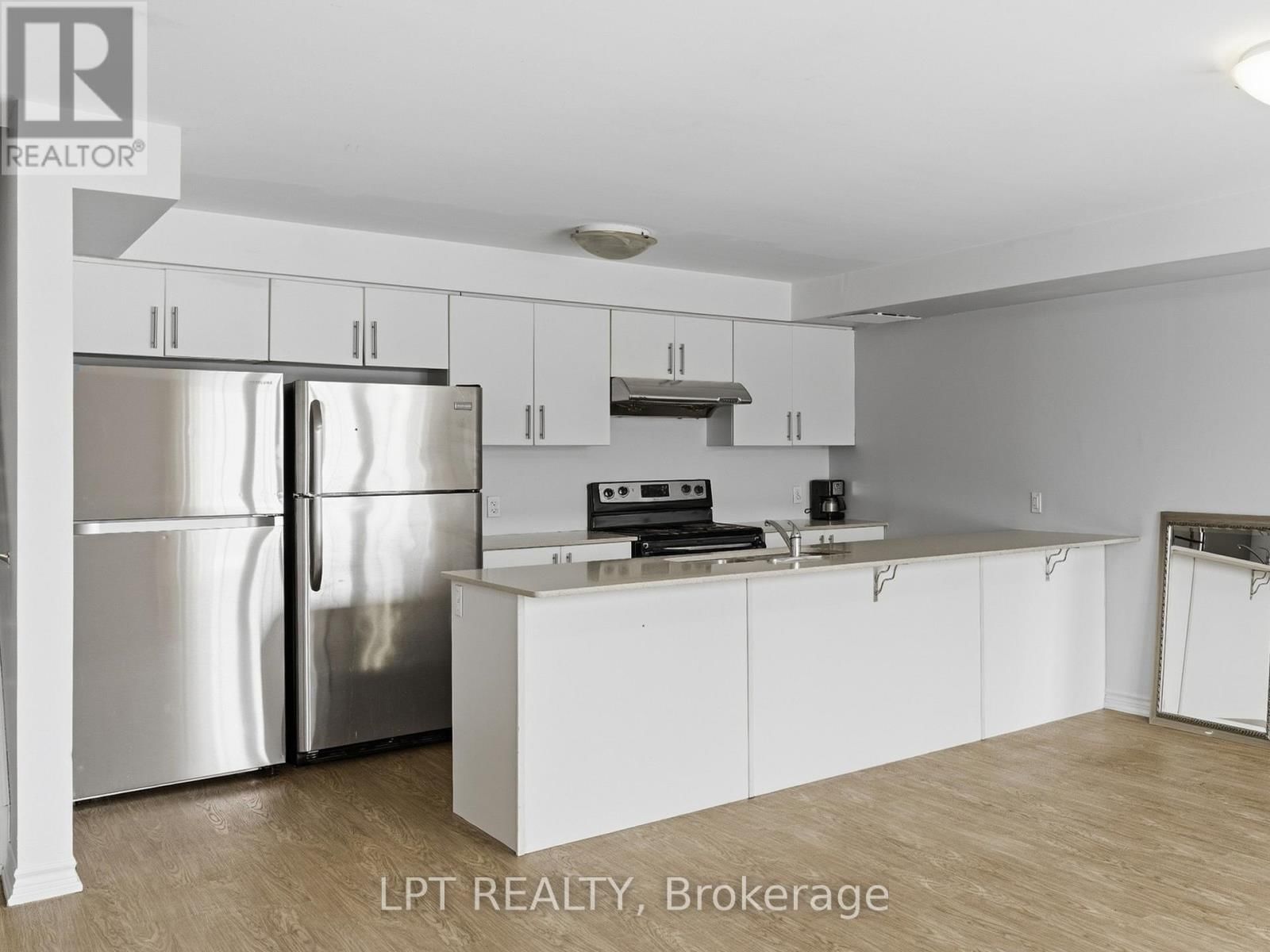 4 - 244 PENETANGUISHENE ROAD Image 19