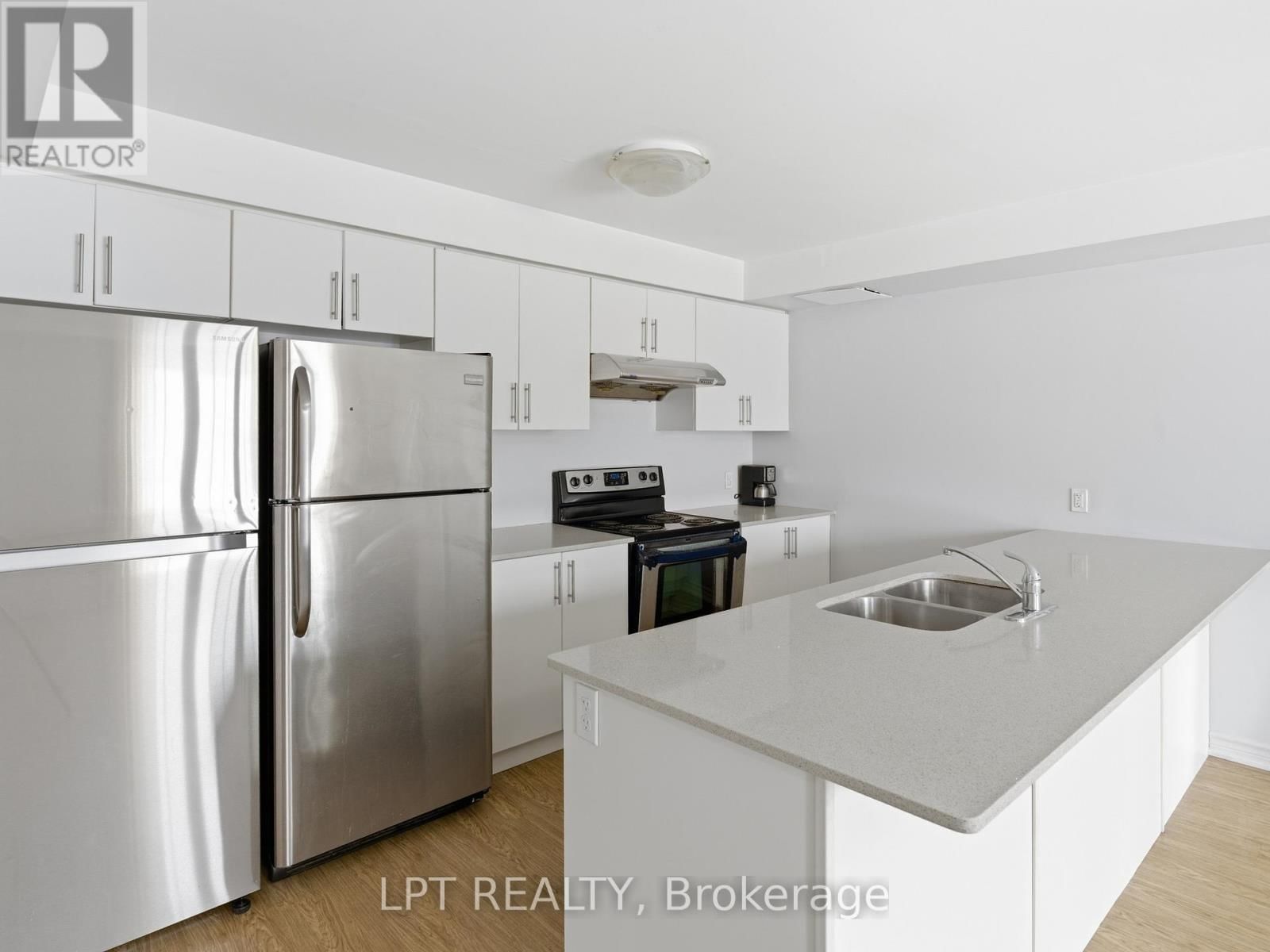 4 - 244 PENETANGUISHENE ROAD Image 23