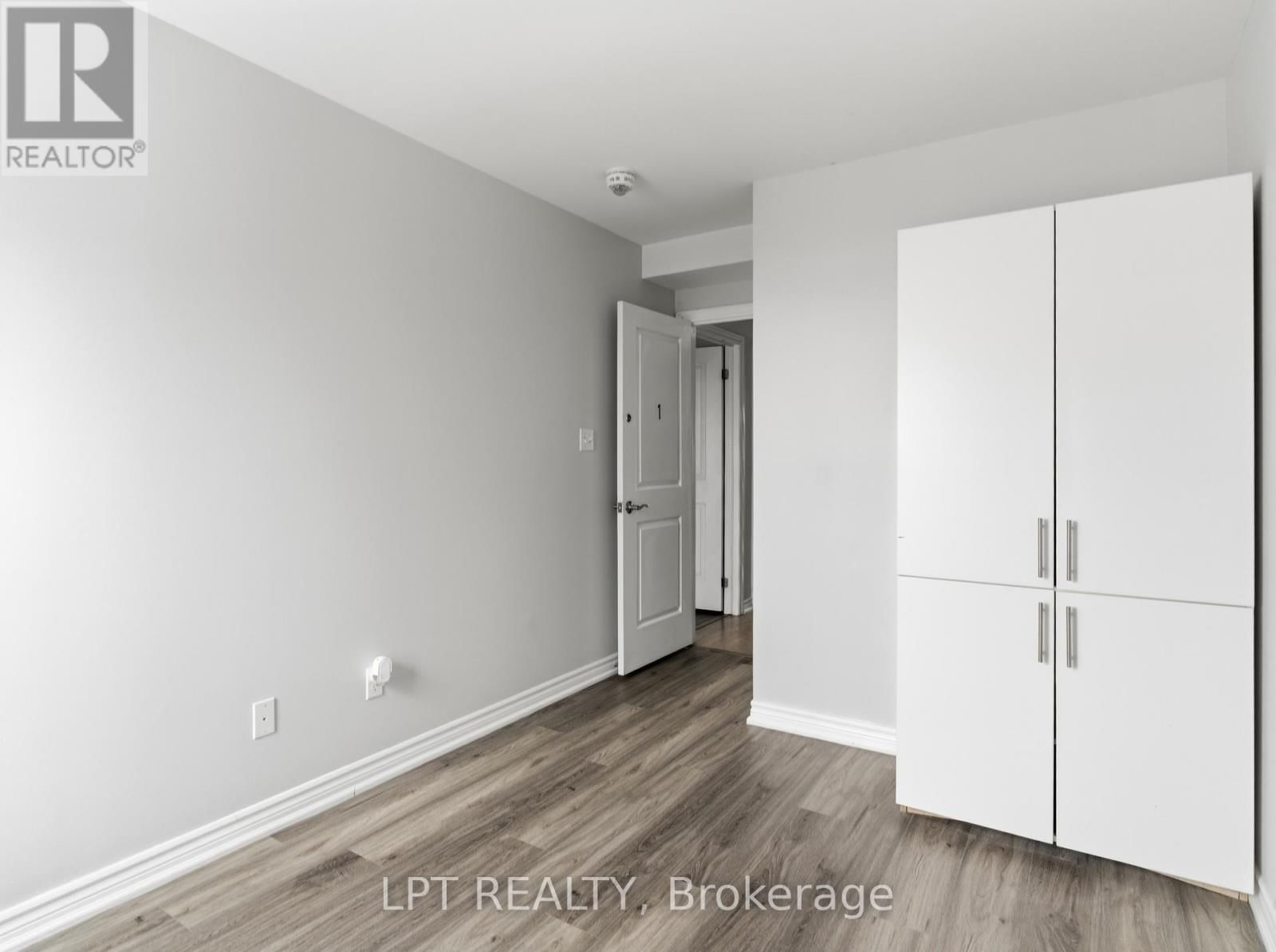 4 - 244 PENETANGUISHENE ROAD Image 5