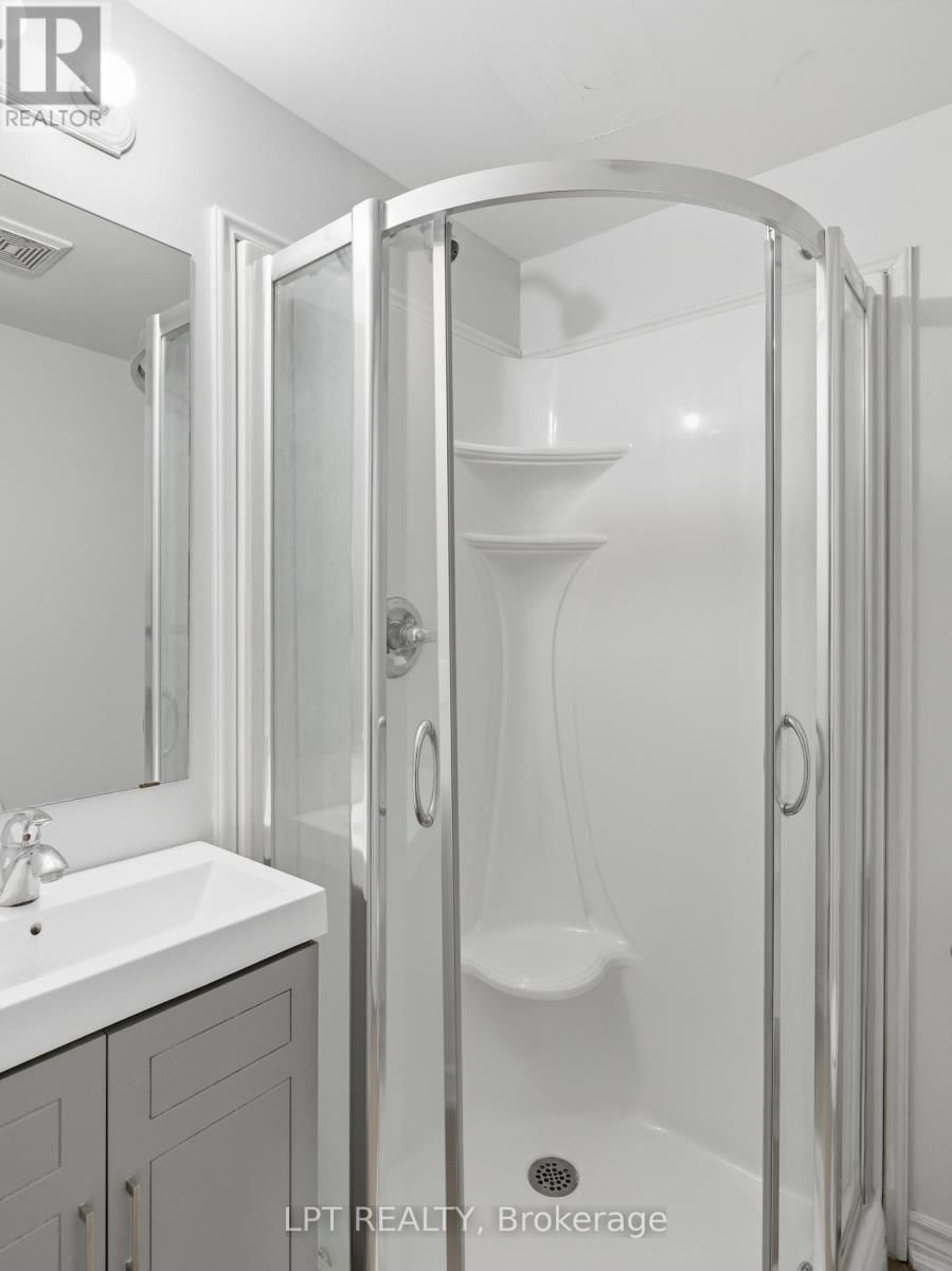 4 - 244 PENETANGUISHENE ROAD Image 6