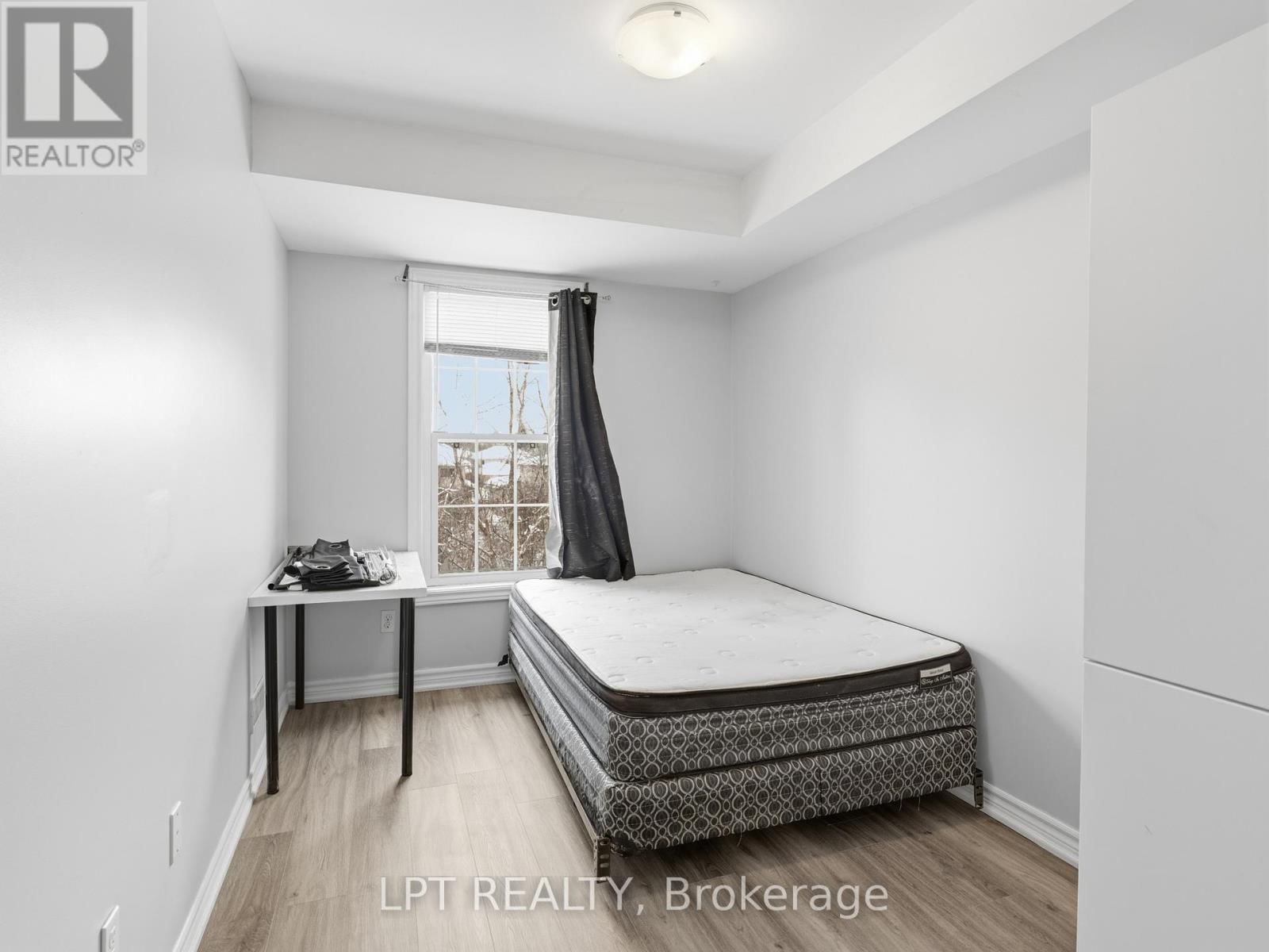 4 - 244 PENETANGUISHENE ROAD Image 8