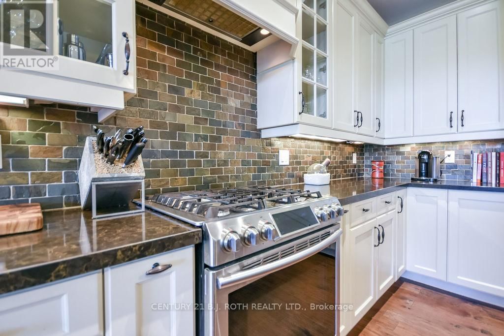 2 ROY HICKLING DRIVE Image 10