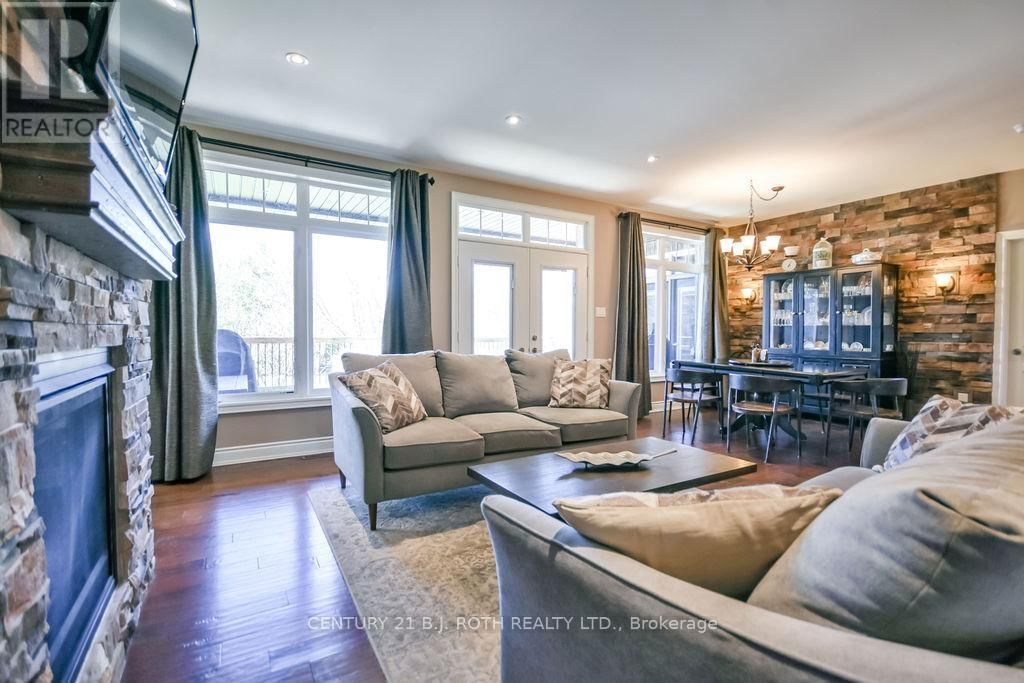 2 ROY HICKLING DRIVE Image 12