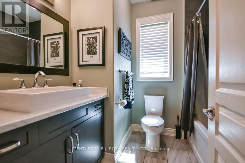 2 ROY HICKLING DRIVE Image 14