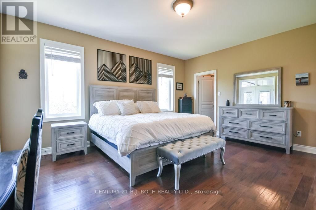 2 ROY HICKLING DRIVE Image 20