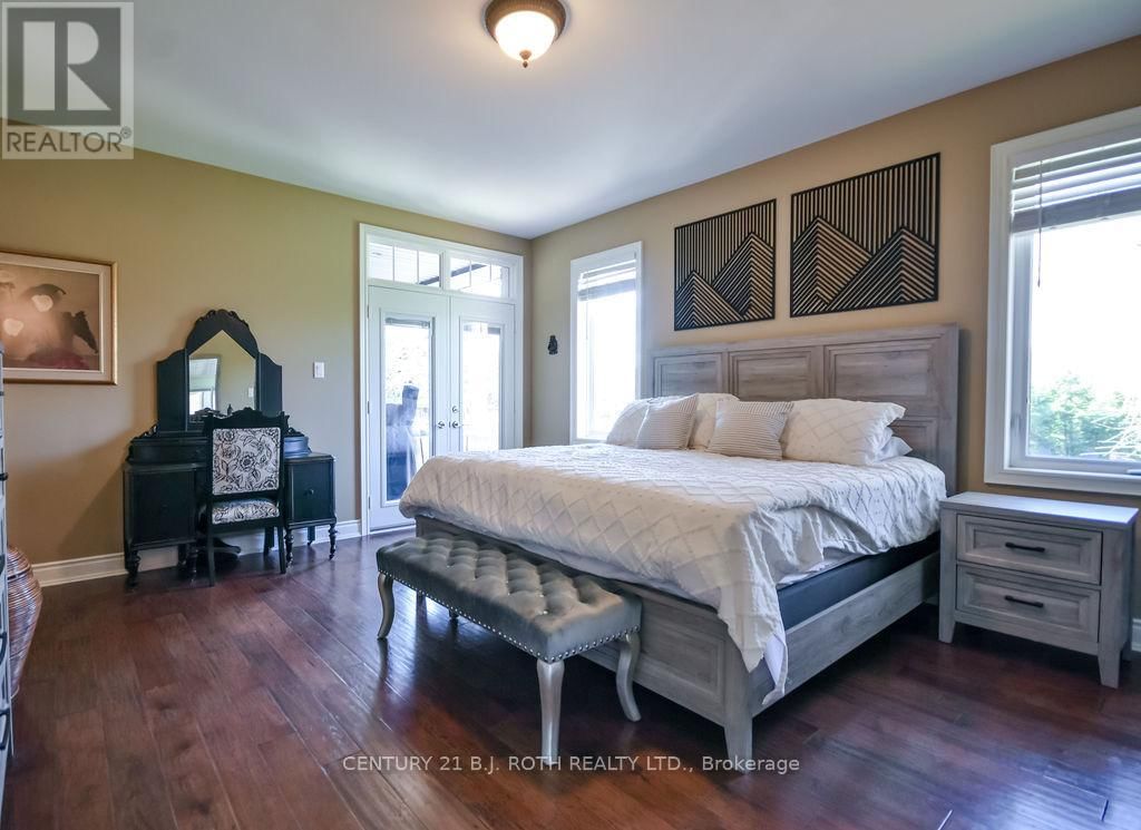 2 ROY HICKLING DRIVE Image 22