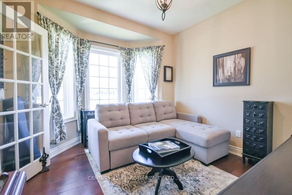 2 ROY HICKLING DRIVE Image 28