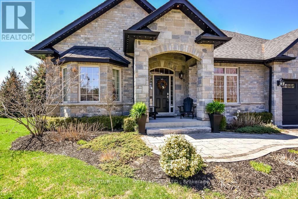 2 ROY HICKLING DRIVE Image 3