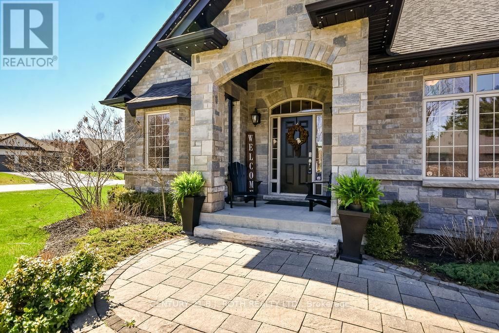 2 ROY HICKLING DRIVE Image 4