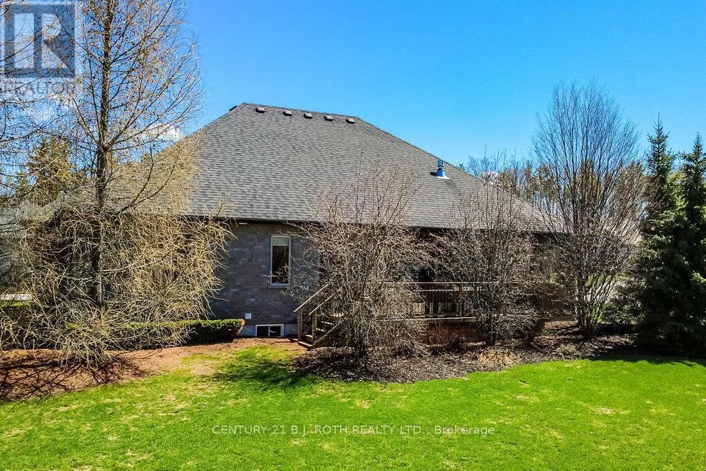 2 ROY HICKLING DRIVE Image 43