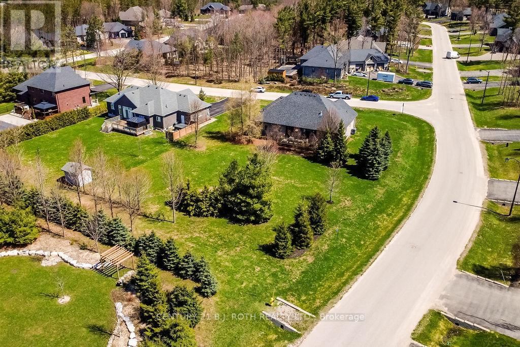 2 ROY HICKLING DRIVE Image 47