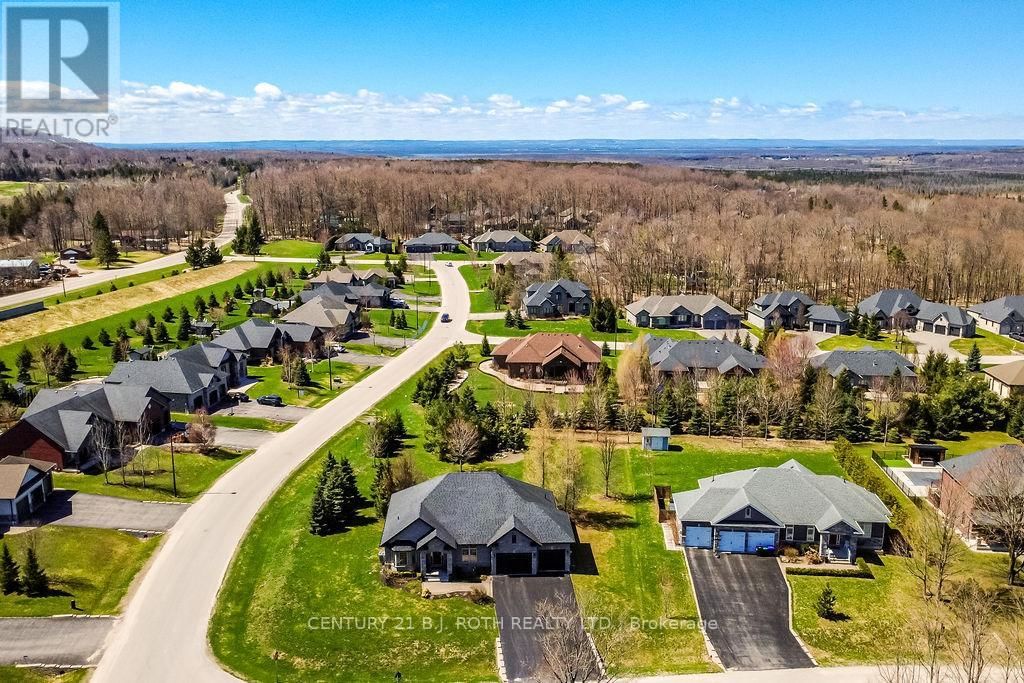 2 ROY HICKLING DRIVE Image 48