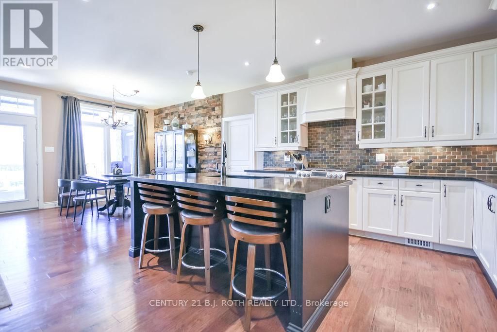 2 ROY HICKLING DRIVE Image 7