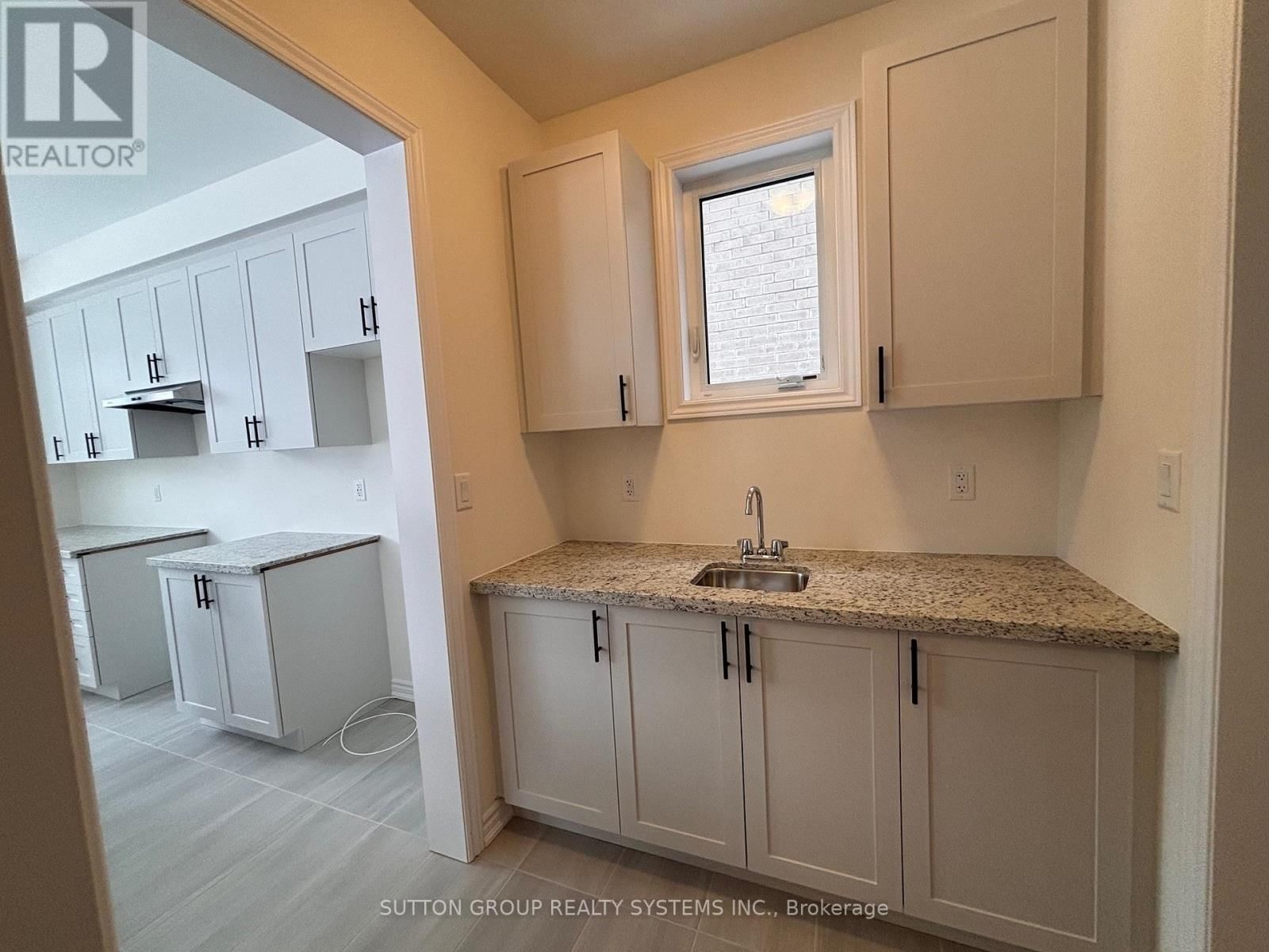 30 ROSANNE CIRCLE Image 10