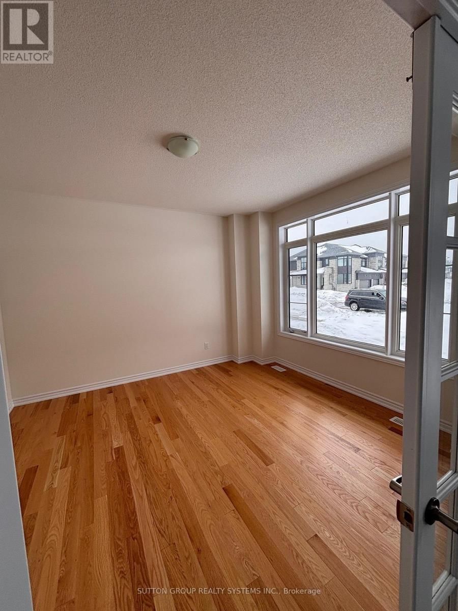 30 ROSANNE CIRCLE Image 11