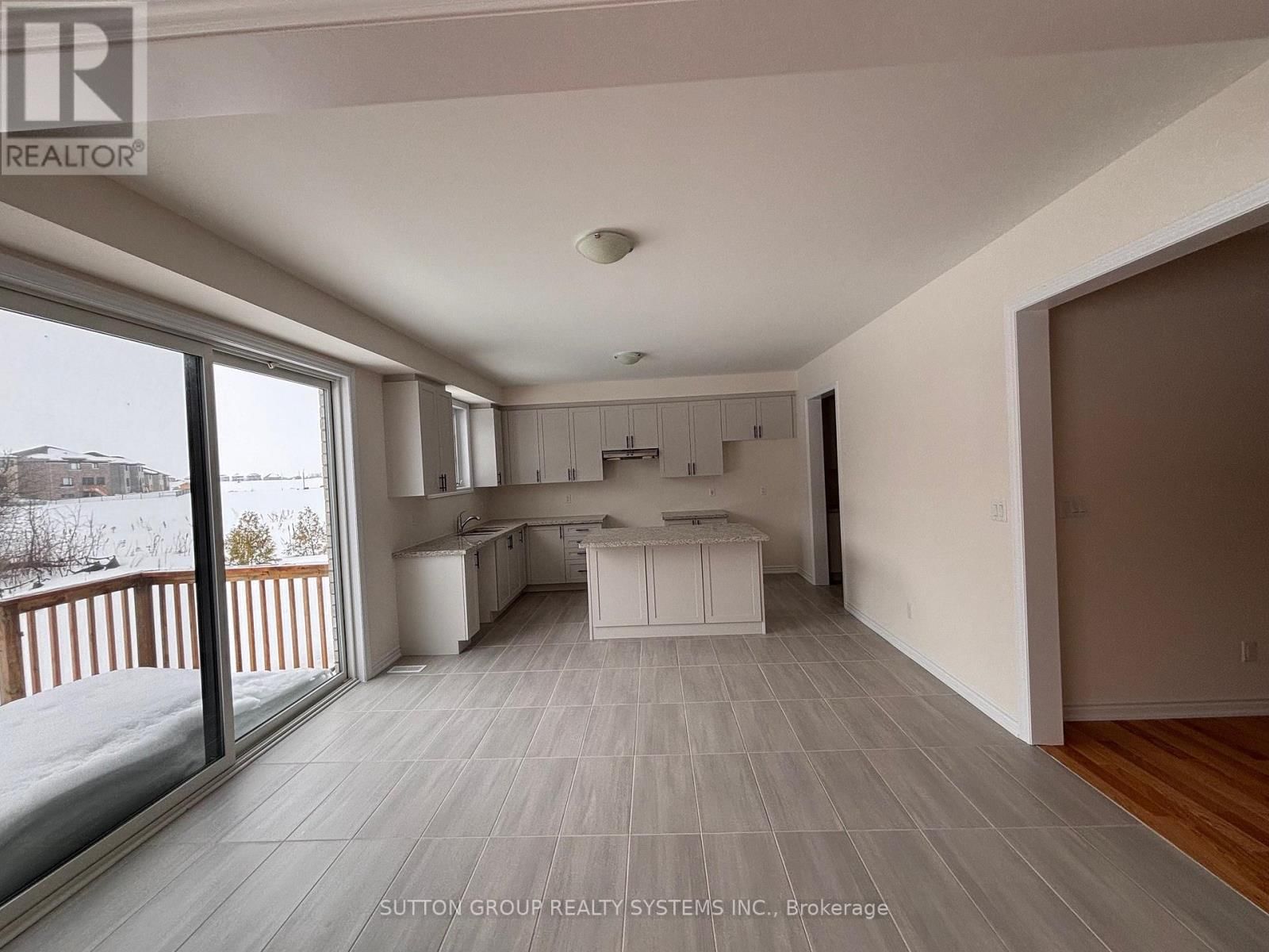 30 ROSANNE CIRCLE Image 5