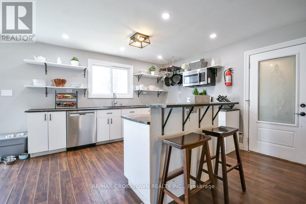 461 BARNES AVENUE Image 13