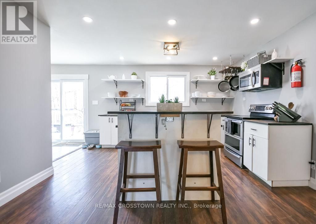 461 BARNES AVENUE Image 15