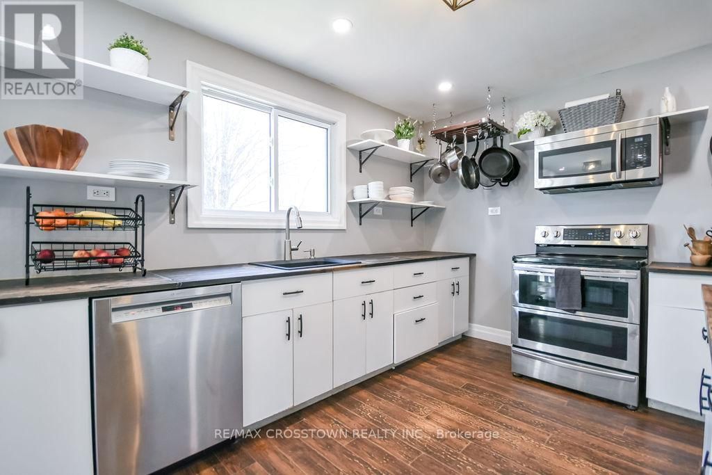 461 BARNES AVENUE Image 17