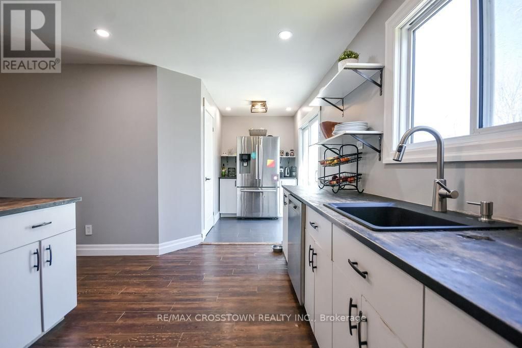 461 BARNES AVENUE Image 18