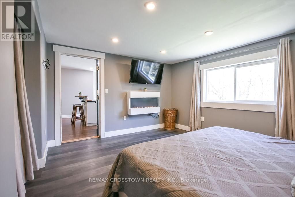 461 BARNES AVENUE Image 19