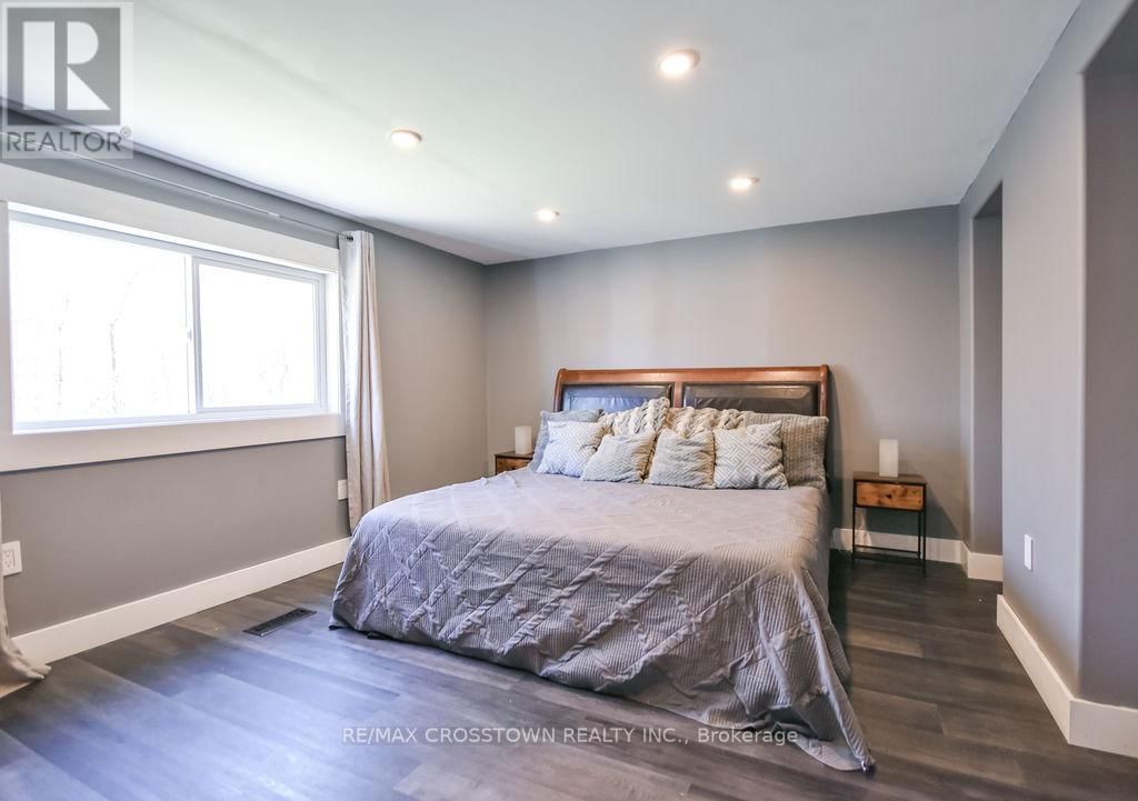 461 BARNES AVENUE Image 22