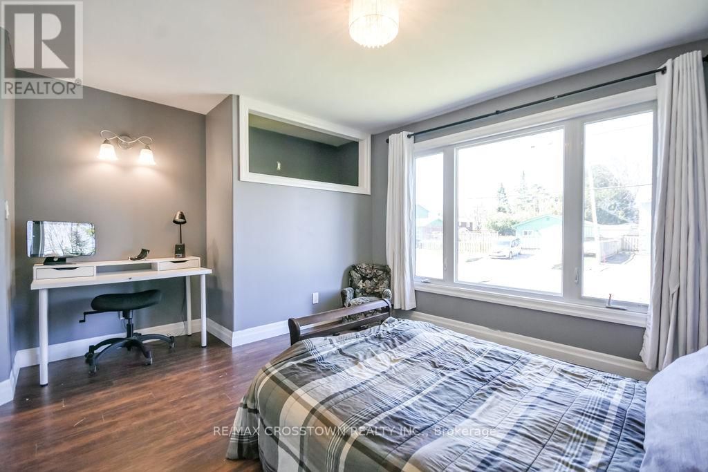 461 BARNES AVENUE Image 23