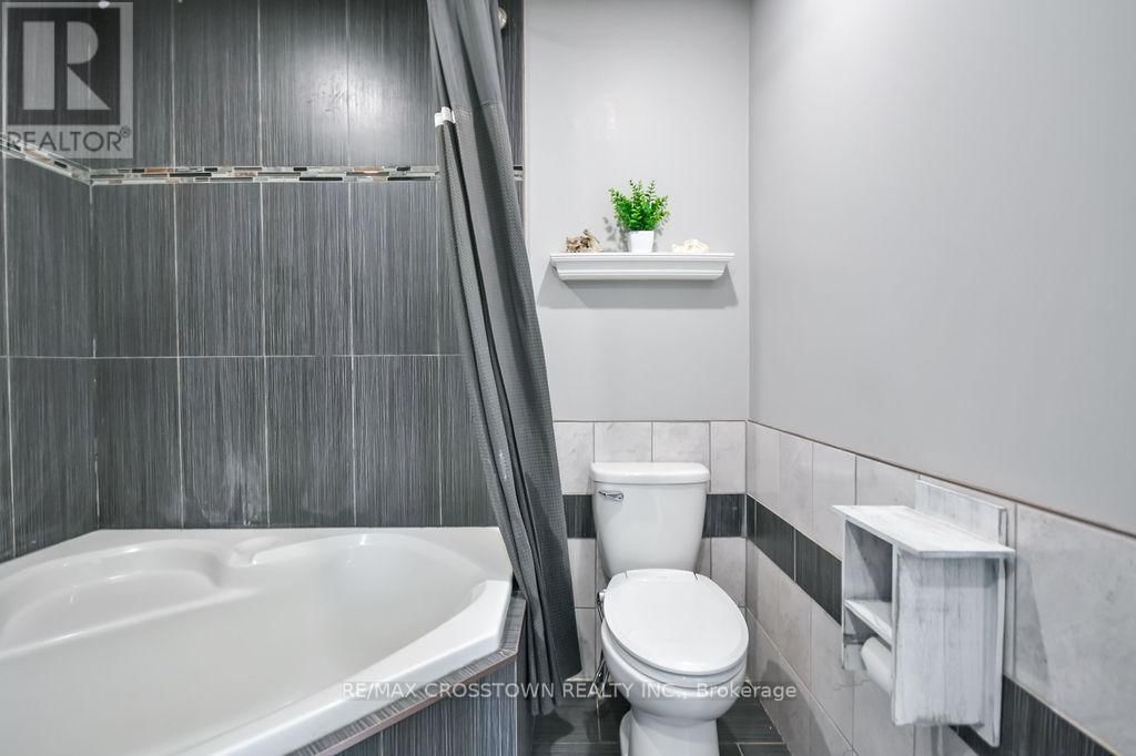 461 BARNES AVENUE Image 29