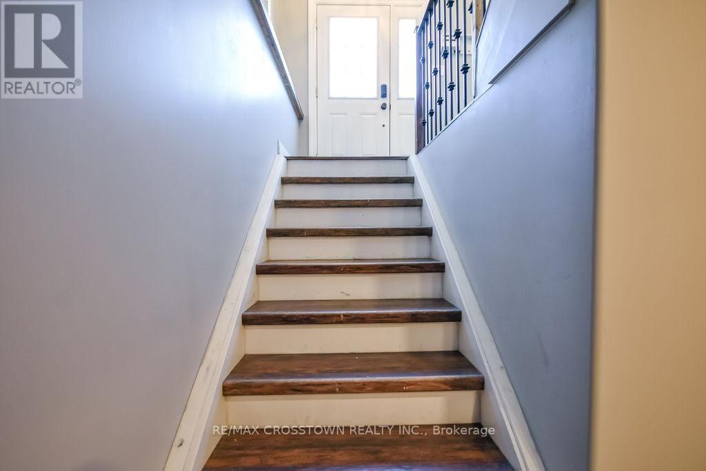 461 BARNES AVENUE Image 31