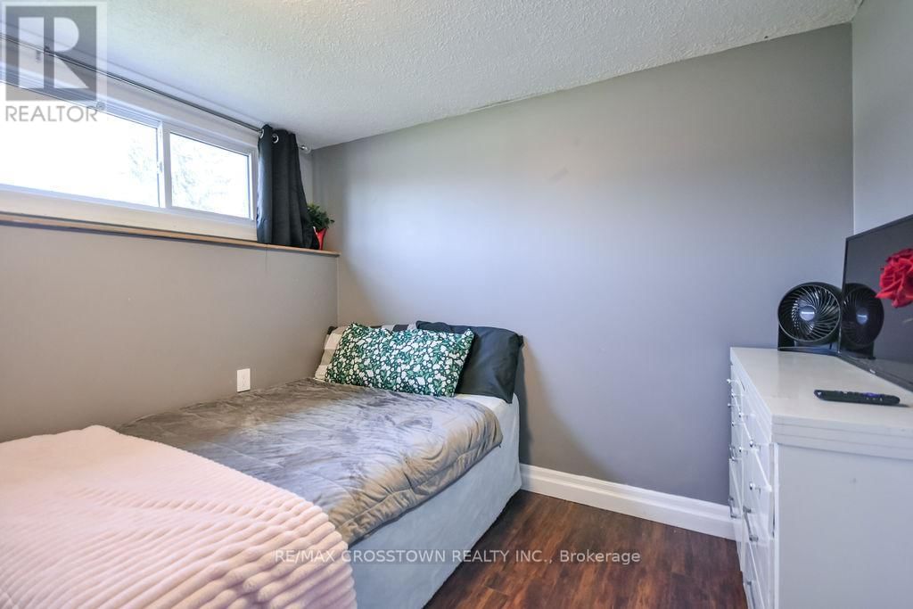 461 BARNES AVENUE Image 35