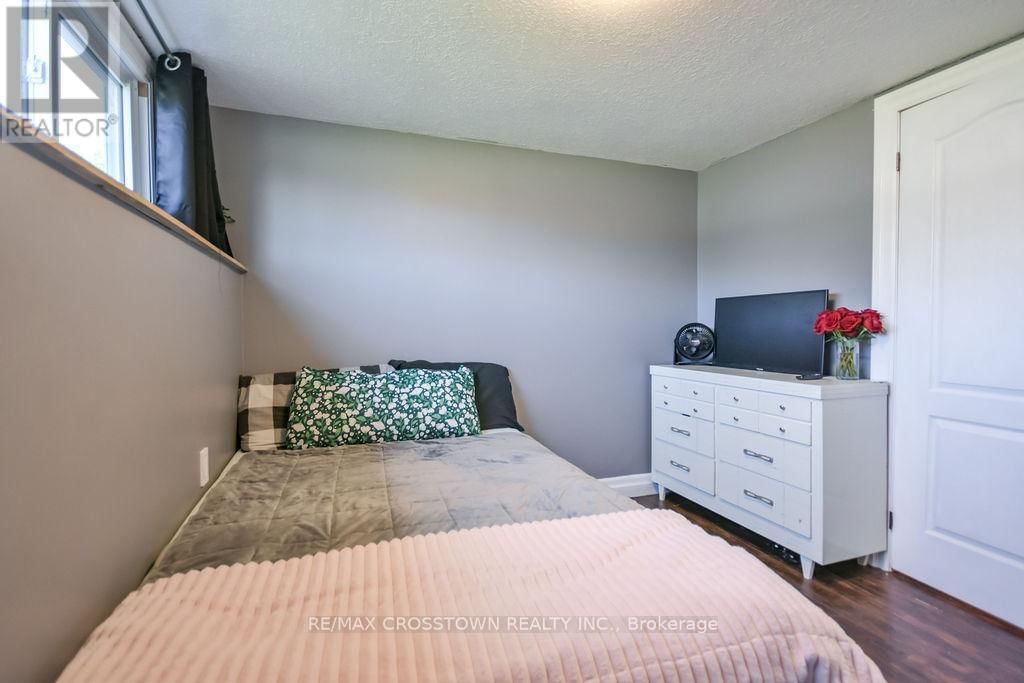 461 BARNES AVENUE Image 36