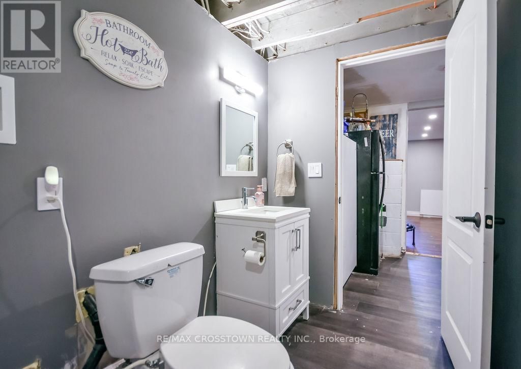 461 BARNES AVENUE Image 38