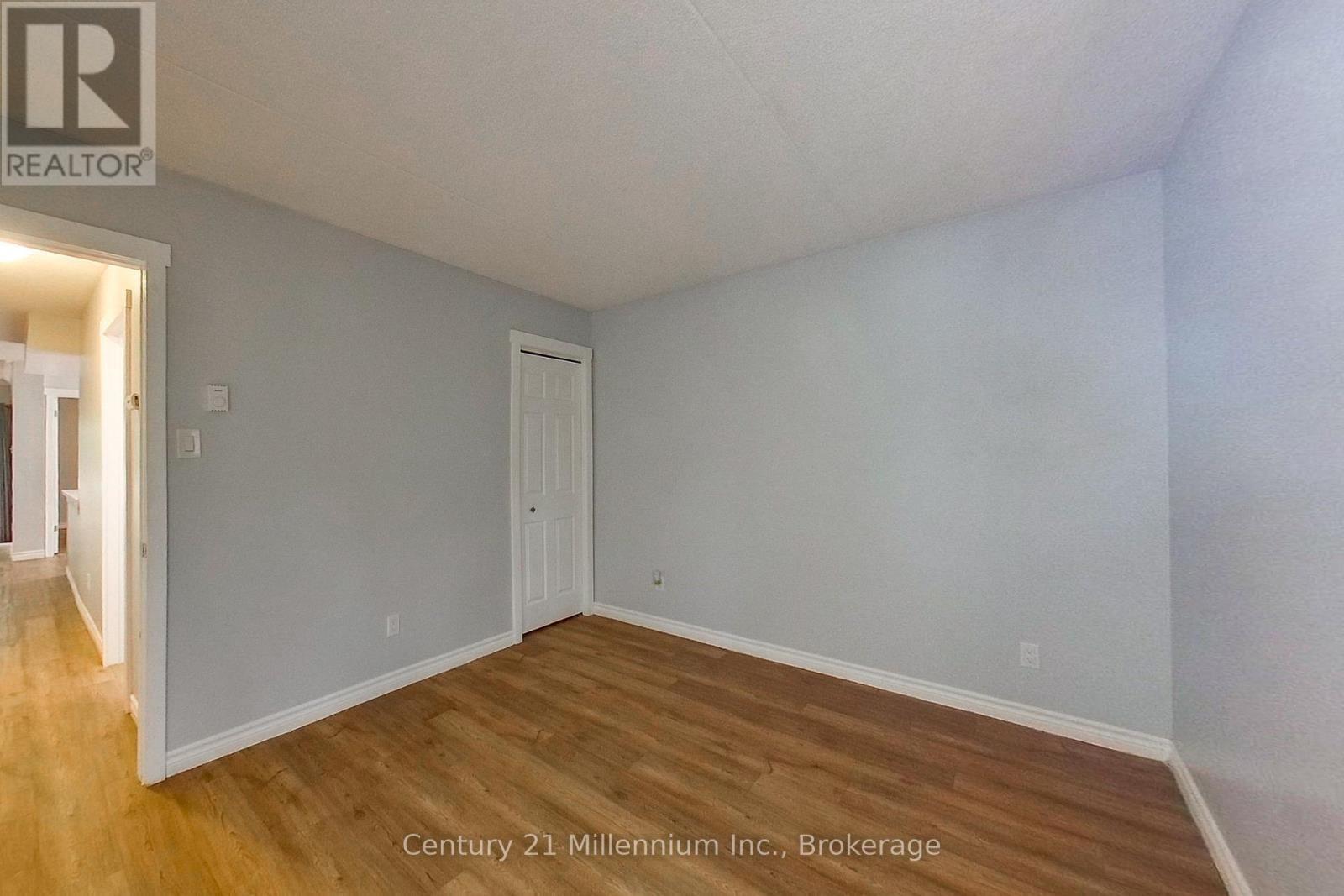 193 - 49 TROTT BOULEVARD Image 12