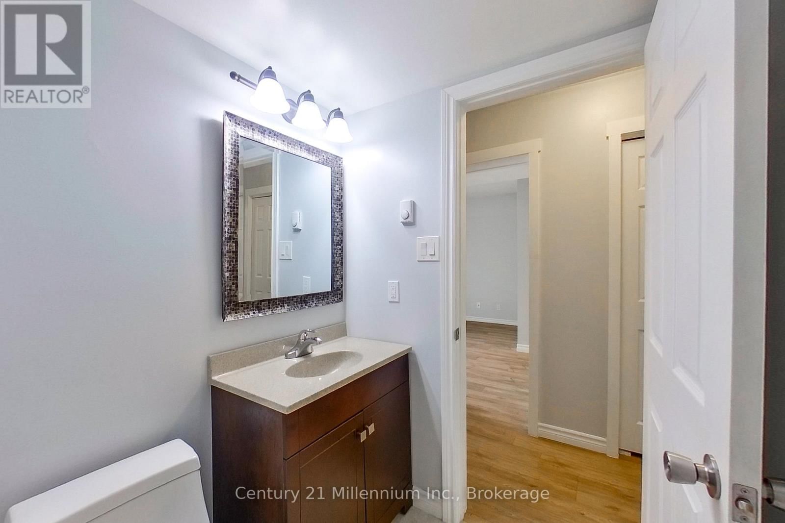 193 - 49 TROTT BOULEVARD Image 16