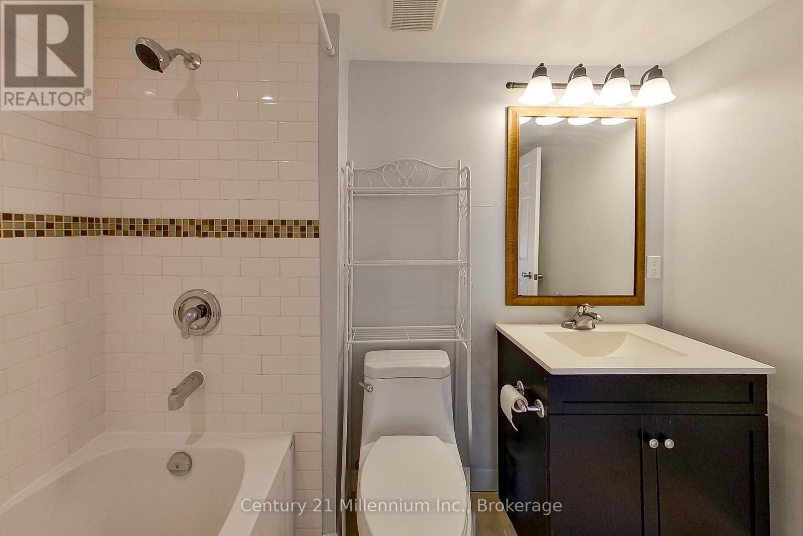 193 - 49 TROTT BOULEVARD Image 18